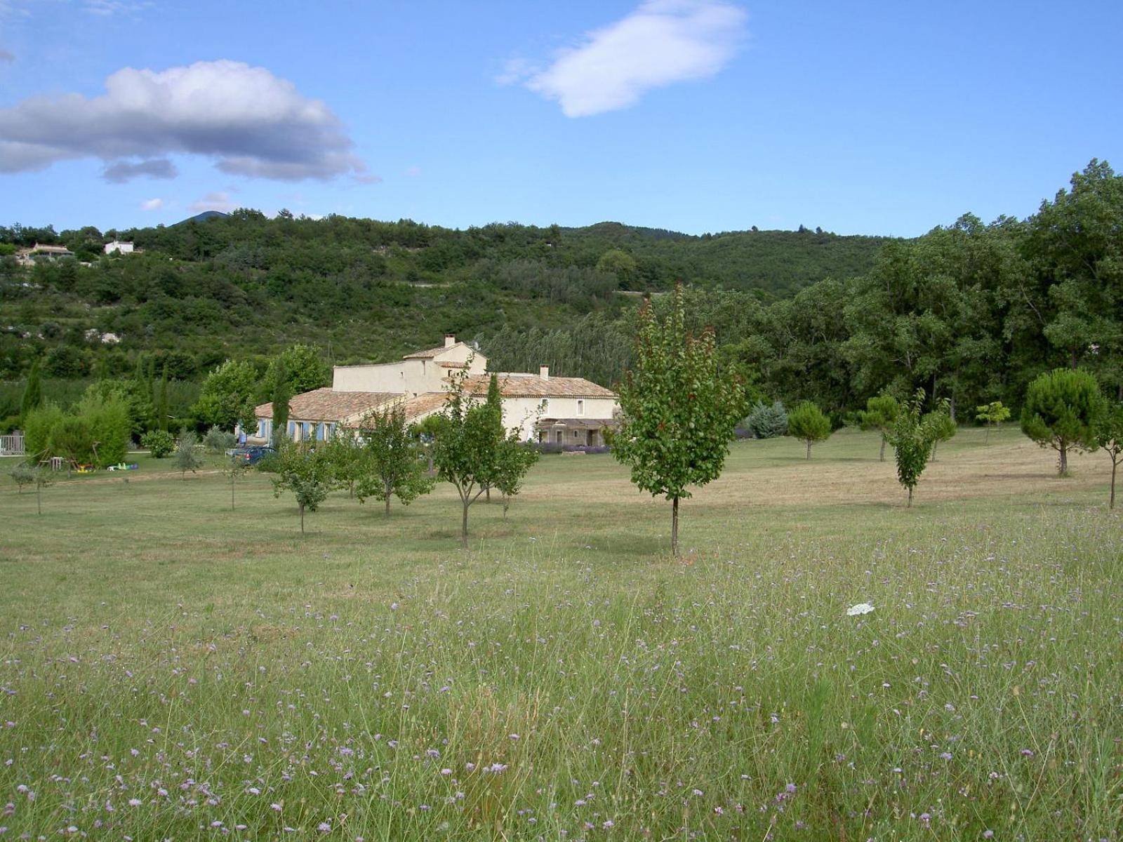 Malaucène Gite Aux Tournesols מראה חיצוני תמונה